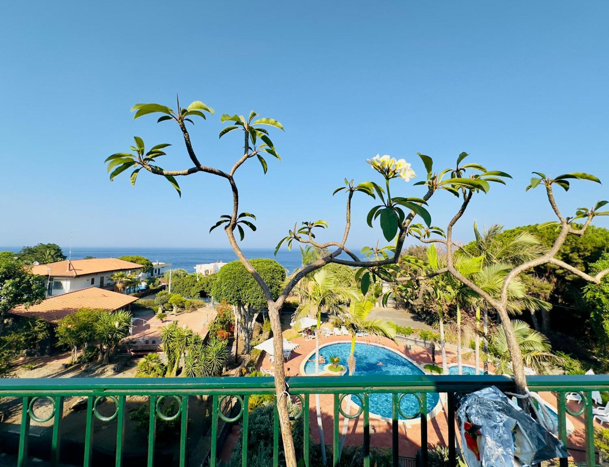 Serena Mulinia Garden Ачиреале Экстерьер фото