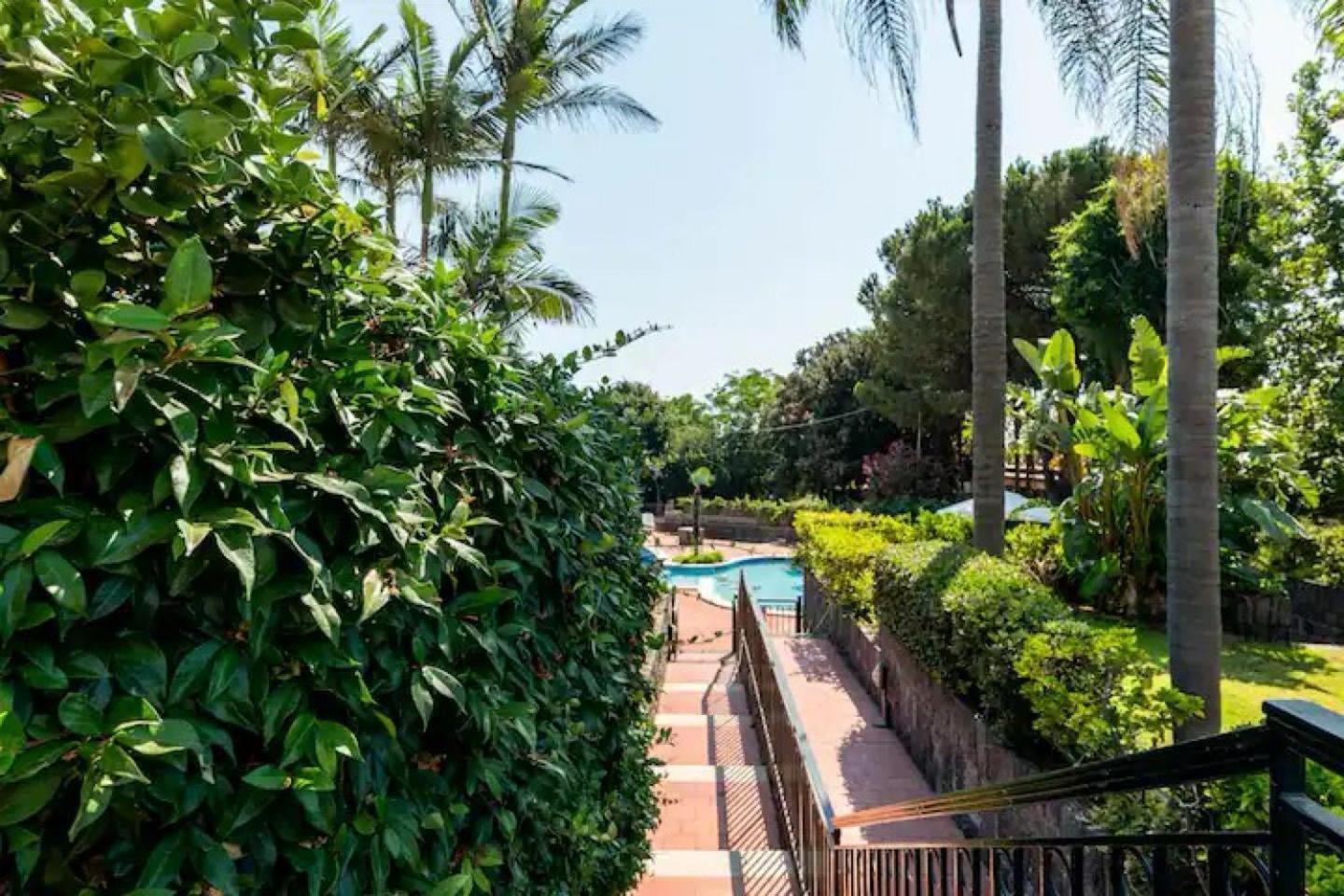 Serena Mulinia Garden Ачиреале Экстерьер фото